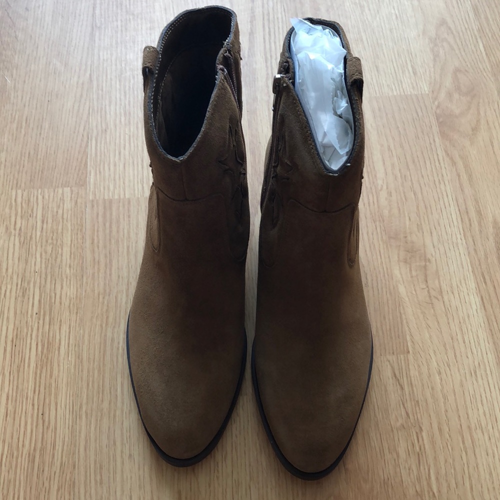 Boots - Picture 2 of 4